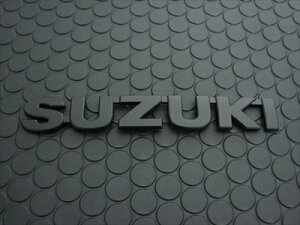 スズキ ジムニーJB64/74W REAR「SUZUKI」EMBLEM（マットブラック）