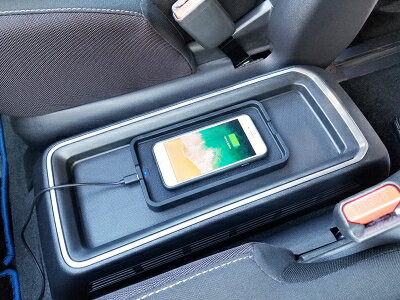 ワイヤレス充電すべり止めトレー