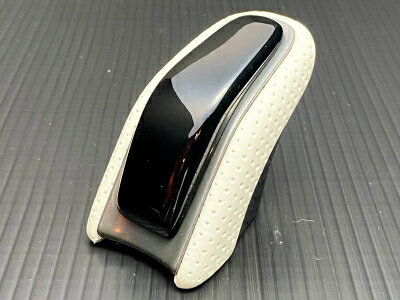 40系 ヴェルファイア ホワイトディンプルレザーorピアノブラック シフトノブ