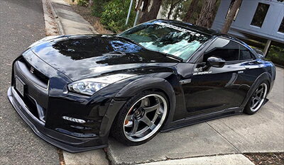 GT-R R35 (2011-2016) フロント/サイド/リア3点セットwithボトムライン カーボン製 艶有りUVカットクリ..
