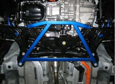 カローラフィルダーハイブリッド NKE165G パワーブレース ロワアームバーフロント バージョン2