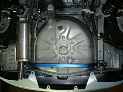 プリウスアルファ ZVW40/41 パワーブレース リアエンド