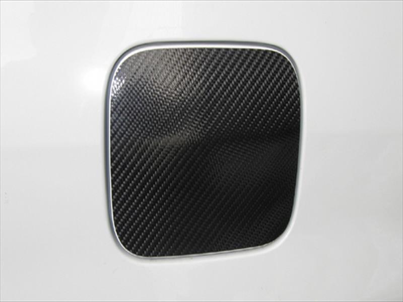 サクシード NCP50系 マジカルカーボン フューエルリッド カラー：レッド