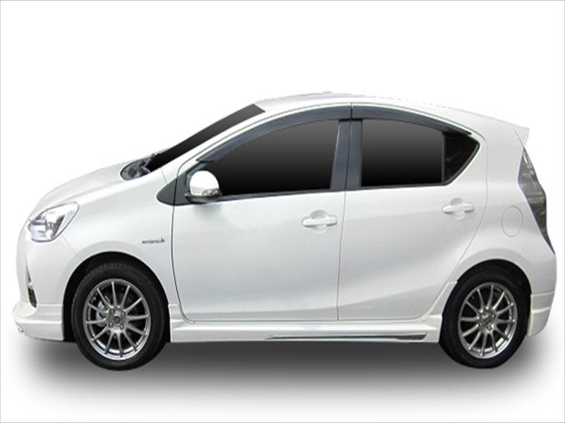 アクア NHP10 サイドスカート 素地(2)