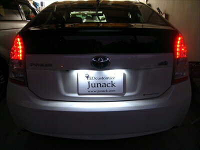 プリウス ZVW30 LEDナンバー灯