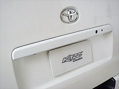 ハイエース 200系 4〜6型 リアゲートガーニッシュ スマートエントリー(鍵穴付) ベージュメタリック/4R4