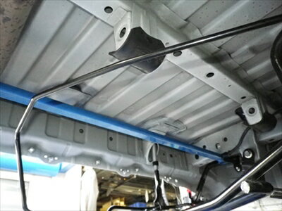 ハイエース 200系 4型 ナロー 4WD ディーゼル 用 リアパフォーマンスバー