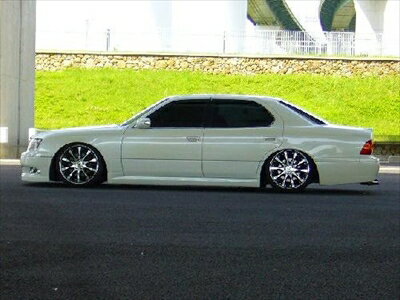 セルシオ 20系後期 サイドステップ 塗装済み(2)