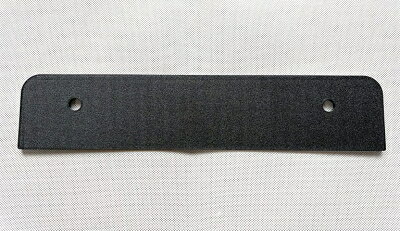 AS商品コードSYMZ000513メーカーシムスレーシングメーカーコードY3000SL003商品説明等■フロントナンバープレートがノーマルは少し上を向いていますこの商品を装着すると角度の補正ができます■適合：SL FORESTER【注意事項】※1．スバル純正「ナンバープレートロックボルト」装着車量は、六連星デザインのロゴシールを剥がして交換になりロゴシール再使用不可の為、純正補修部品が必要になります　　品名:LOCK BOLT LOGO SEAL　　品番:J1077YA101　　数量:3個入り1パック　　最寄りのスバルディーラーさんでご購入ください※2．品名：LOCK BOLT LOGO SEAL　　品番：J1077YA101　ロゴシール3個入り※3.「Vertical Plate」を取り付ける際に既存のボルトだと短い場合、長いボルトに交換を行ってくださいキーワードSLフォレスター　フォレスターSL　3BA-SL5　CB18　5AA-SLG　FB20　FB25　SL5　SLGシムス SYMS Racing シムスレーシングExterior parts etc その他 外装品 外装パーツ 外装 エアロパーツ チューニングパーツ アフターパーツ AERO■ご注文時の注意事項　　※必ずご確認ください!●商品について・商品写真は実際の商品と色やイメージが異なる場合もございます。・ご注文前に必ず、商品名や商品説明をご確認下さい。●納期について・商品名に、｢在庫品｣等の表記がない商品は、メーカー取寄品になります。・メーカー欠品時は、数ヶ月かかる場合もございます。●ご注文後について・車両情報確認が必要・個人宅直送不可で発送先変更が必要な場合等、　｢ご返信をお願いします｣という件名でメールをお送り致します。　内容をご確認後、必要事項のご返信をお願い致します。・ご返信が無い場合、ご注文から2週間経過後、楽天本部による自動キャンセルとなります。●キャンセル・変更について・ご注文間違いや納期が遅い等、お客様都合によるキャンセルはお受けできません。　※但し、生産終了や掲載金額相違の場合は、キャンセルさせて頂く場合がございます。●発送について・エアロパーツ等の大型商品は個人宅への直送が出来ません。塗装・取付店等の業者様を発送先にご指定下さい。・オートバックス店舗受取サービスもご利用頂けます。但し、お引取り時に店舗レジにて、　手数料￥880(税込)のお支払いが必要です。・沖縄・北海道・離島等、一部地域は送料着払いもしくは、別途送料が追加になります。●発送後の商品について・塗装・加工・取付後や、商品発送後1週間以上経過後は　理由を問わず交換や返品等一切お受けできません。SL FORESTER Vertical Plateメーカー：シムスレーシング | syms