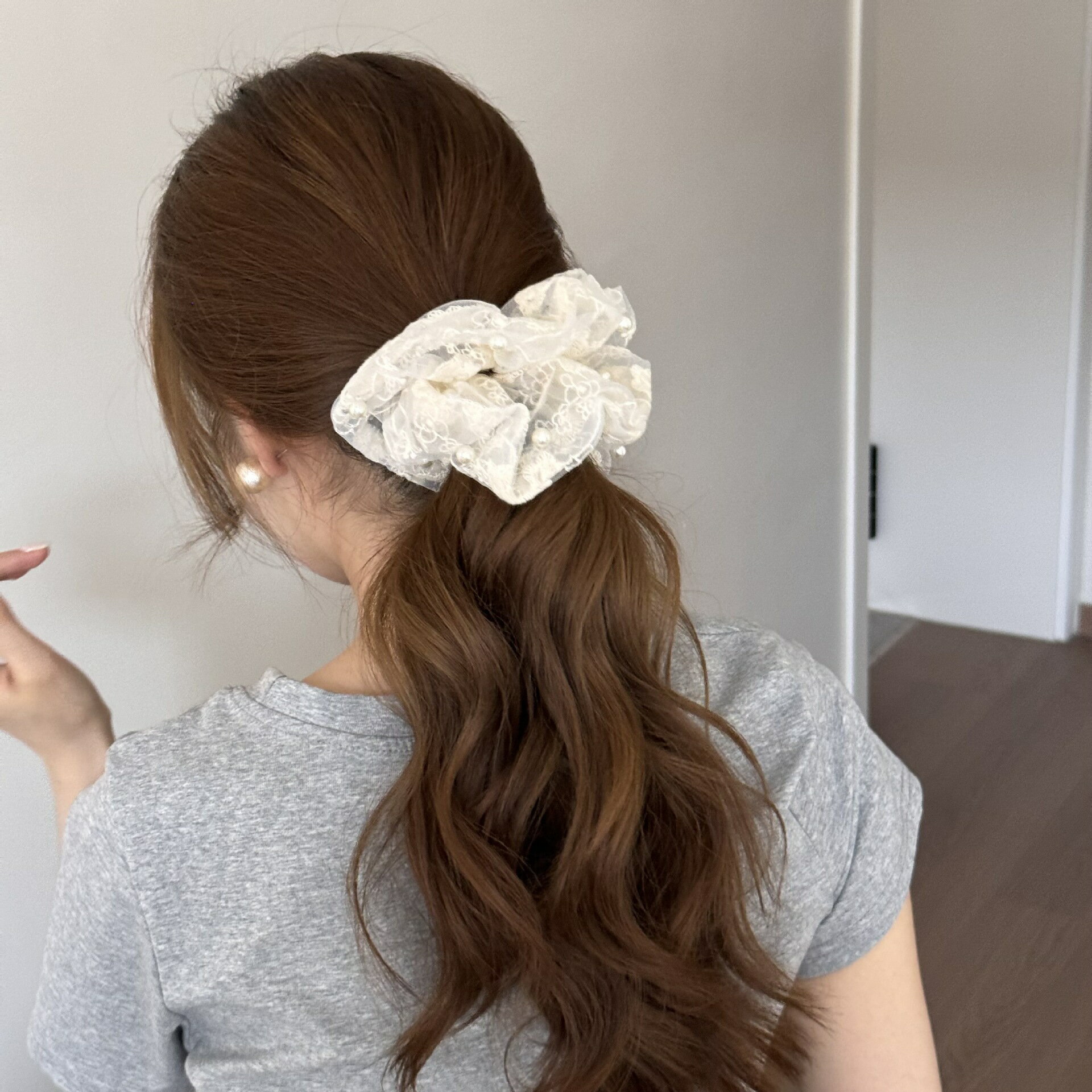 Rakuten - オーガンジー パールシュシュ クリーム レディース ヘアアクセサリー