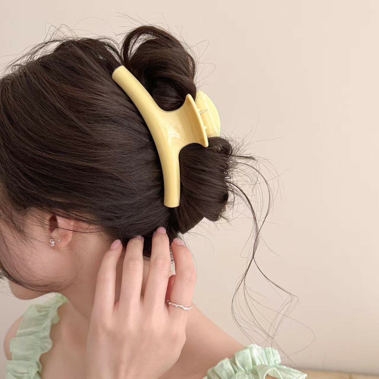 Rakuten - イエロー マット無地 大きめヘアクリップ ヘアアクセサリー