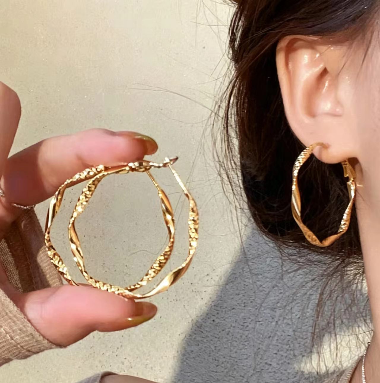 Rakuten - ダブルツイスト フープピアス ゴールド アクセサリー 18K 18金