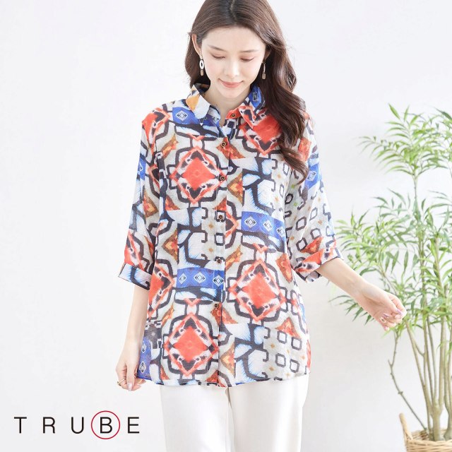 シャツ ロングシャツ 総プリント レディース 七分袖 ブラウス おしゃれ 重ね着風 チュニック カジュアル ロング丈 大きいサイズ 黒 20代 30代 40代 50代 60代 春 夏 L LL 即日発送 送料無料 おしゃれ アバンギャルド チュニック291 TRUBE N12-231