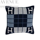 【大変美品】エルメス アヴァロンIII ピロー PM ウール カシミア クッション エクリュ キャバン HERMES WOOL CASHMERE AVALON III PILLOW PM ECRU CABAN【海外直輸入中古品】【中古】