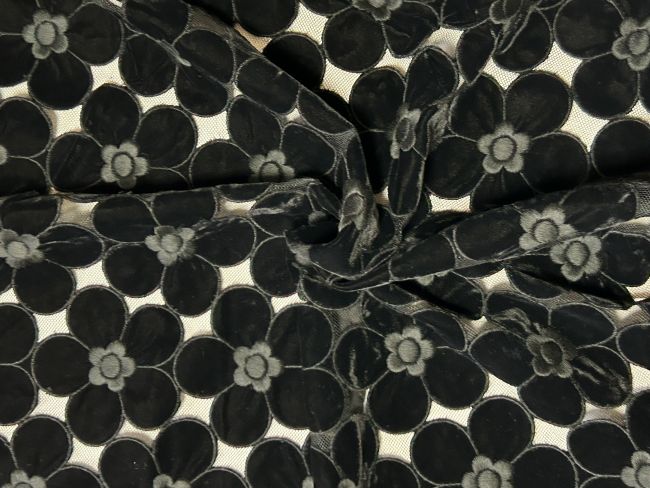 黒のチュールレースに黒のビロードの花柄100x130cm　　とても豪華なレースです。ブラウス、ジャケットに