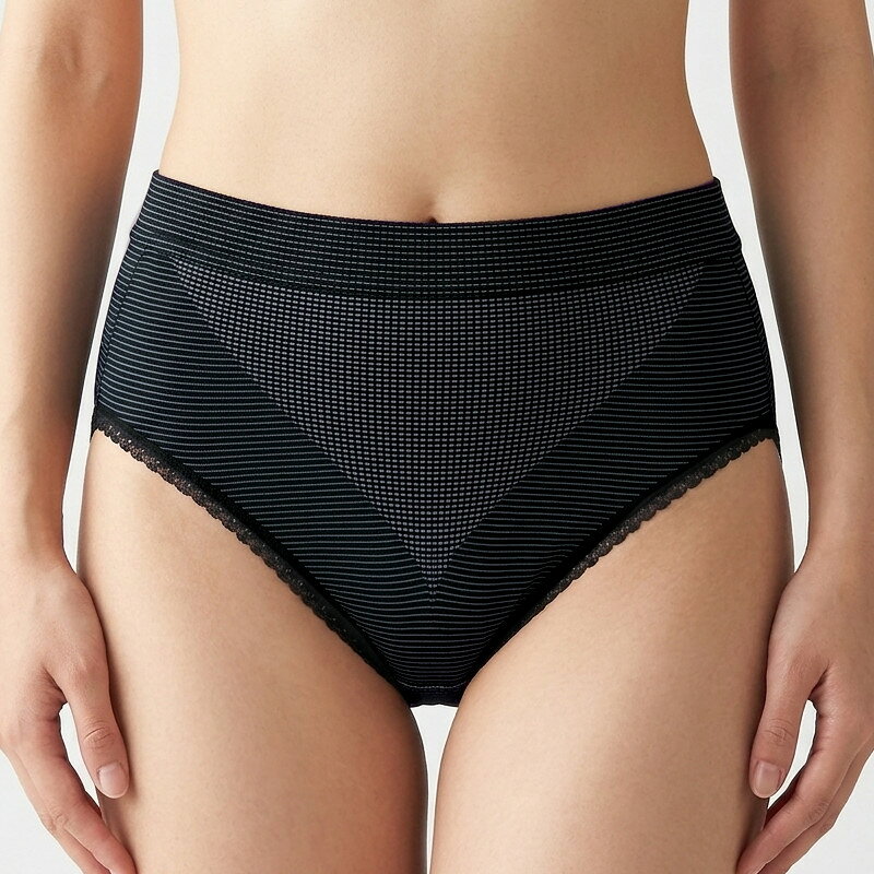アワーズ・クラブのゆったりはける成形ショーツ ショーツ パンツ (M/L/LL) 伸縮性 のびのび ゆったり 楽 ヒップアップ お腹押さえ レディース 女性 下着 レディースインナー｜アングル2