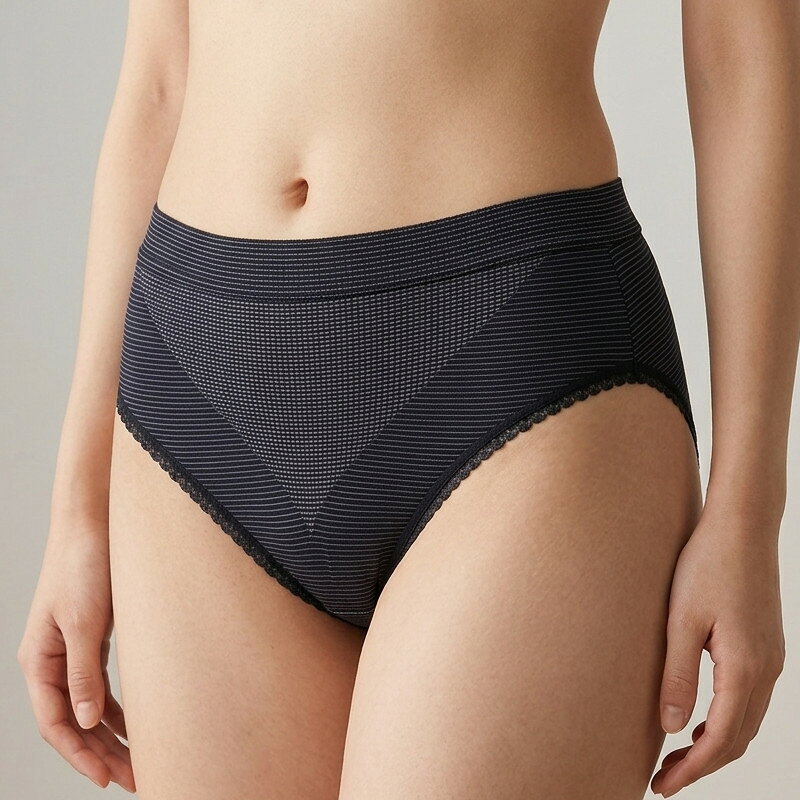アワーズ・クラブのゆったりはける成形ショーツ ショーツ パンツ (M/L/LL) 伸縮性 のびのび ゆったり 楽 ヒップアップ お腹押さえ レディース 女性 下着 レディースインナー｜アングル3