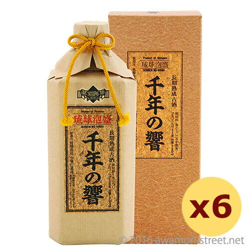 「今帰仁酒造 千年の響 長期熟成古酒 25度,720ml」の6本セットです。 今帰仁酒造の「千年の響 長期熟成古酒 25度」は、贅沢な樫樽貯蔵により、ブランデーにも匹敵する甘美な香りが特徴の限定泡盛です。 選りすぐられた米と黒麹で仕上げられた原酒を長期間熟成させ、自然の旨みを存分に引き出しました。アルコール度数25度ながら、口当たりはまろやかで、深いコクがあります。 ロックや水割りがおすすめの飲み方で、特別なひと時を演出します。 美しいラッピングが施されており、贈り物にも最適です。この古酒で、優雅な時間をお過ごしください。