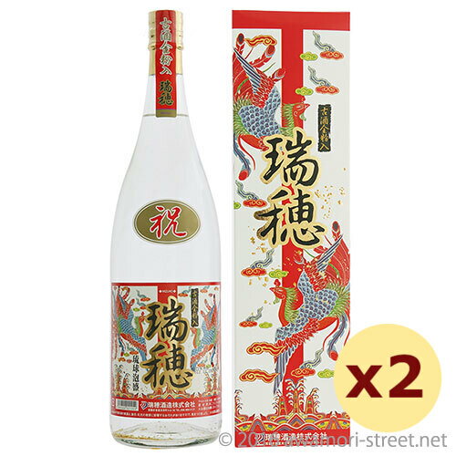 瑞穂 熟成3年古酒 純金箔入り 25度,1800ml × 2本セット / 瑞穂酒造 / 一升 泡盛 古酒 琉球泡盛 沖縄の蒸留酒 お中元 ギフト 家飲み 宅飲み お歳暮 お年賀 沖縄土産 母の日 父の日 敬老の日のサムネイル