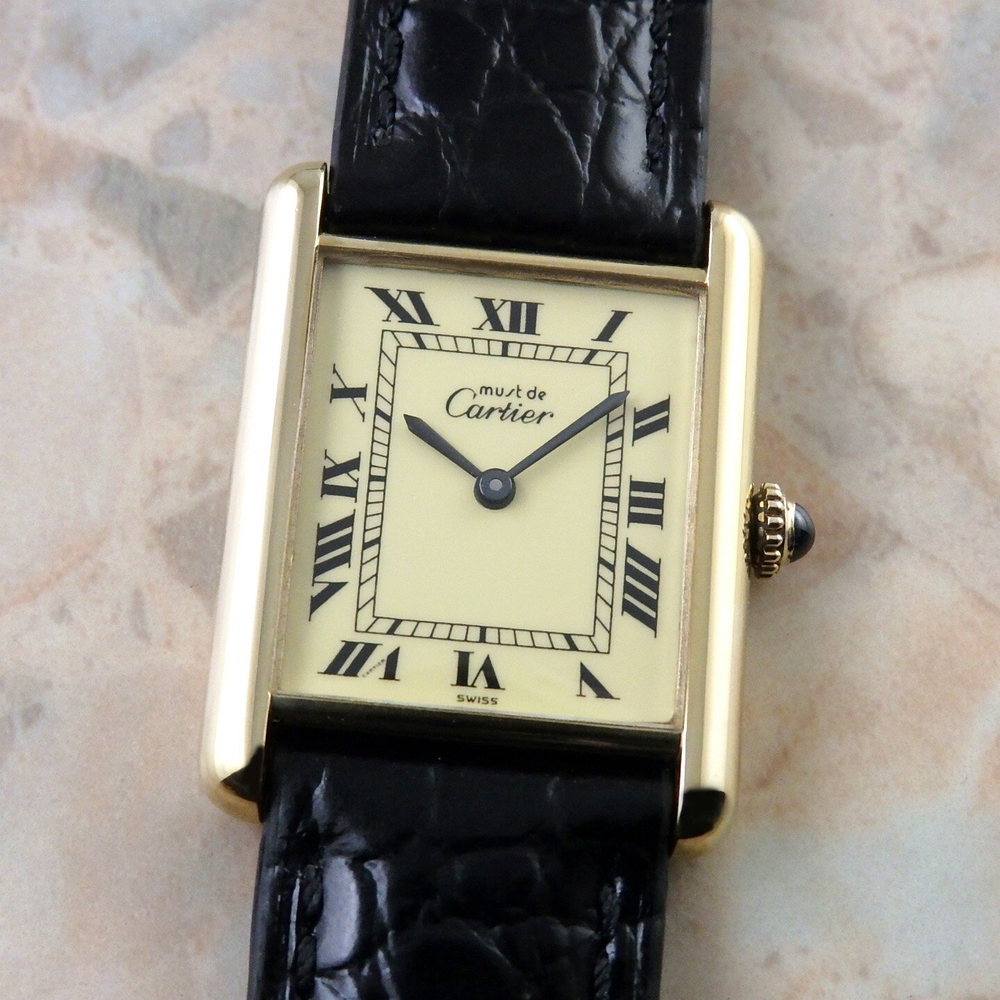 Divan - Cartier マスト タンク LM 手巻き ヴィンテージ アンティーク時計 メンズ腕時計 カルティエ Must Tank アイボリーローマン