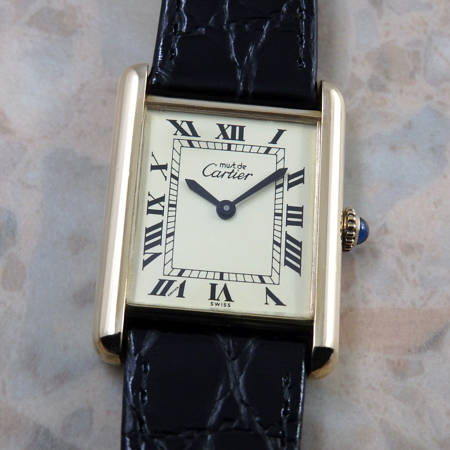 Divan - Cartier マストタンク LMサイズ アイボリー ローマン 手巻き カルティエ マストタンク ヴィンテージ アンティーク時計 メンズ腕時計 Must Tank