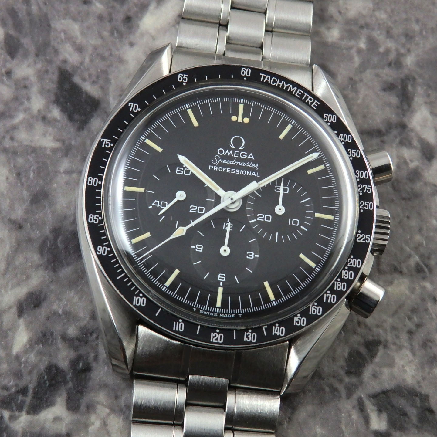 オメガ スピードマスター プロフェッショナル 手巻 OMEGA Speedmaster 145.022-69 Apollo XI Japan 1971年 Cal.861 手巻き クロノグラフ 段付き