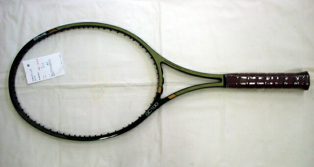 【商品名】 GC100【メーカー】 その他メーカー【グリップサイズ】 4【重量（実測値）】 342g【程度】 SS:新品【付属品】 ケース【商品No.】 D-1896※重量・フレックスに関しましては実測値となります。懐かしいスポルディングの...