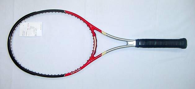 【商品名】 Core1NO,6【メーカー】 その他メーカー【グリップサイズ】 2【重量（実測値）】 323g【フレックス（実測値）】 64【程度】 BB:多少傷あり【商品No.】 B-8872※重量・フレックスに関しましては実測値となります。フェースサイズ：95square inch フレーム長：27inch 推奨テンション：50～60lbs 定価：\32,000 ダンロップグリップ巻きです。