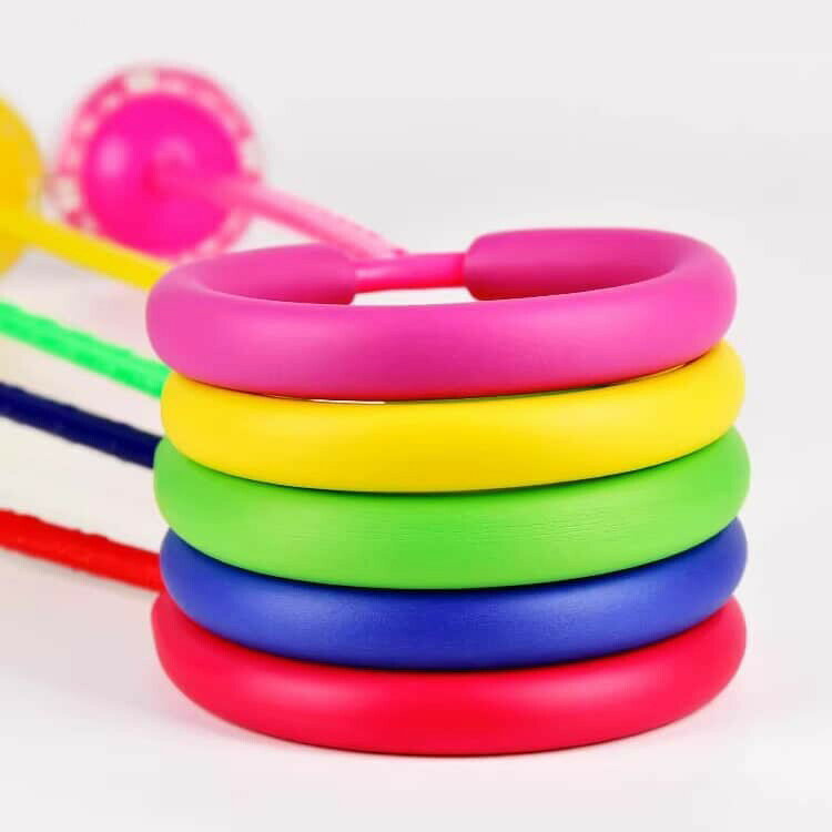 AYABalloonのジャンプリング 足かけリング トレーニング 子供 スキップジャンプ 光る スキップボール 回転 ワンフット シンプル 運動 ブルー フィットネス 足首 屋外 レッド イエロー 縄跳び グリーン ピンク｜アングル3
