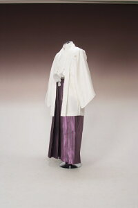 【レンタル】NO99【紋付袴レンタル】【白:ピンクシルバー黒縞】【紋服レンタル】【羽織袴】【貸衣裳】【貸衣装】【着物レンタル】【白紋付】【結婚式】【成人式】【大学卒業式】【花婿】【白無垢・色打掛セットで割引有】【往復送料無料】【足袋までついたフルセット】バーゲン