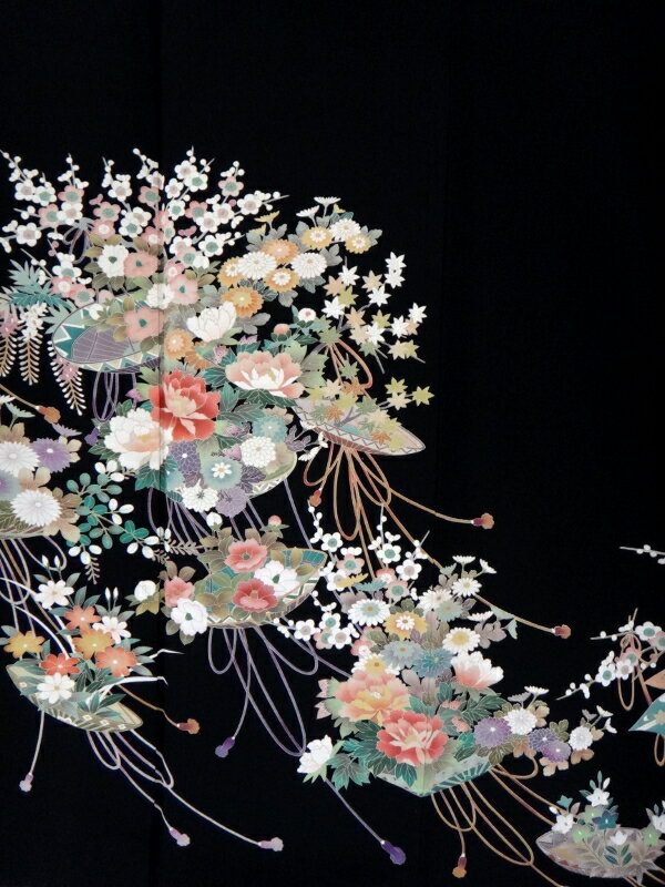 レンタル 花の都 結婚式 黒留袖 黒留 留袖レンタル 貸衣装留袖 フルセット 帯 草履 バック 足袋 小物 送料無料 着物 結婚式 お母さん 往復送料無料 身長150cm~160cm対応 披露宴 親族 来賓 高級正絹素材 母親も立派な主役 伝統美 お花がいっぱい まさに花の都 人気上位