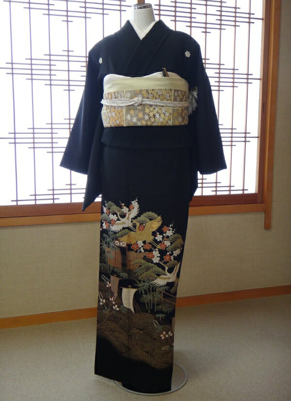 Rakuten - 【寿光】【結婚式・黒留袖】【黒留】【留袖レンタル】【貸衣装留袖】【フルセット・帯・草履・バック・足袋・小物】【送料無料】【着物】【結婚式お母さん】【あんしんしあわせ価格】【往復送料無料】