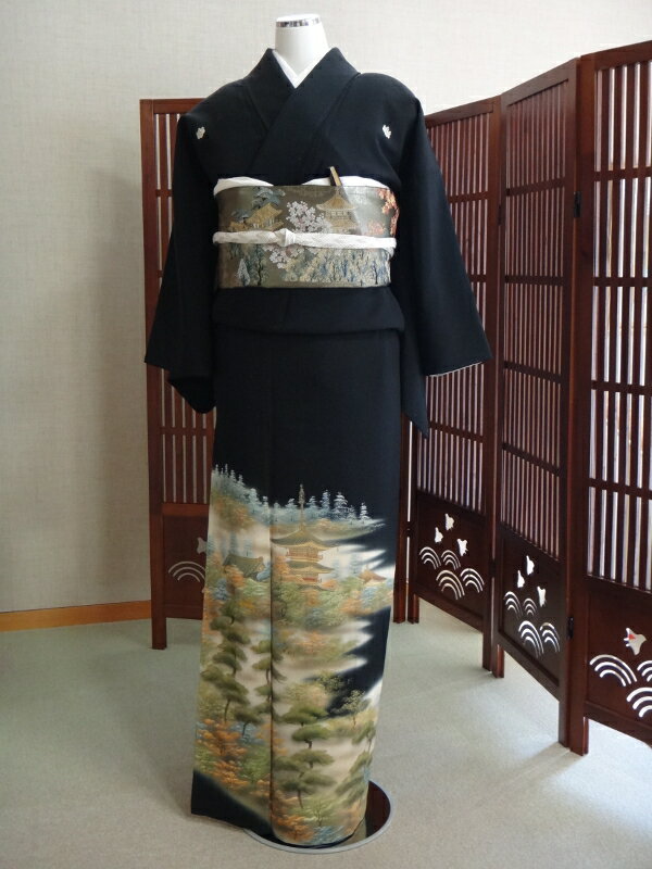 レンタル 京の宴 結婚式 黒留袖 黒留 留袖レンタル 貸衣装留袖 フルセット 帯 草履 バック 足袋 小物 送料無料 着物 結婚式 お母さん 往復送料無料 身長140cm~155cm対応 正絹素材 手描き お母さんも立派な主役 松林が囲む三重塔を幻想的に描き上げました