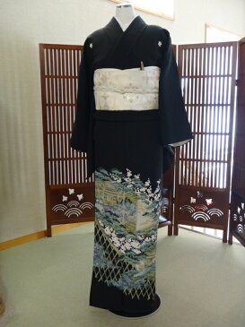 【寿】【結婚式・黒留袖】【黒留】【留袖レンタル】【貸衣装留袖】【フルセット・帯・草履・バック・足袋・小物】【送料無料】【着物】【結婚式お母さん】【あんしんしあわせ価格】【往復送料無料】
