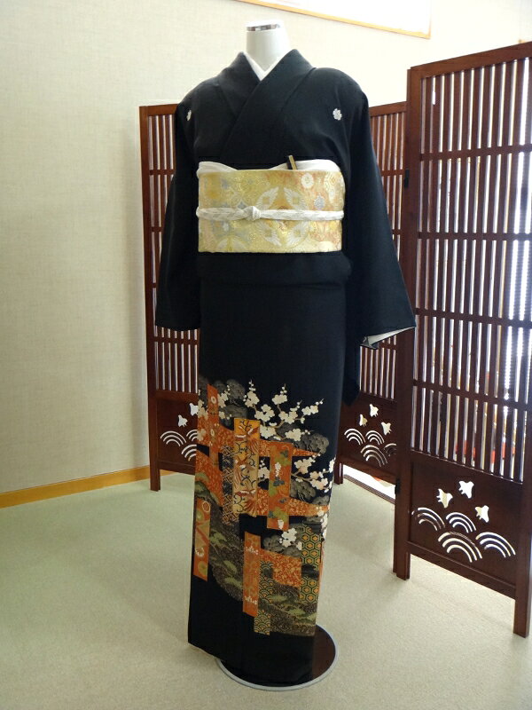 レンタル 短冊 結婚式 黒留袖 黒留 留袖レンタル 貸衣装留袖 フルセット 帯 草履 バック 足袋 小物 送料無料 着物 結婚式 お母さん 往復送料無料 身長150cm~168cm対応 トールサイズ ぽっちゃりサイズ 広巾 13号サイズ対応 正絹素材 お母さんも立派な主役 ayako-10000570 きものレンタル かしいしょうAYA サンプル画像2