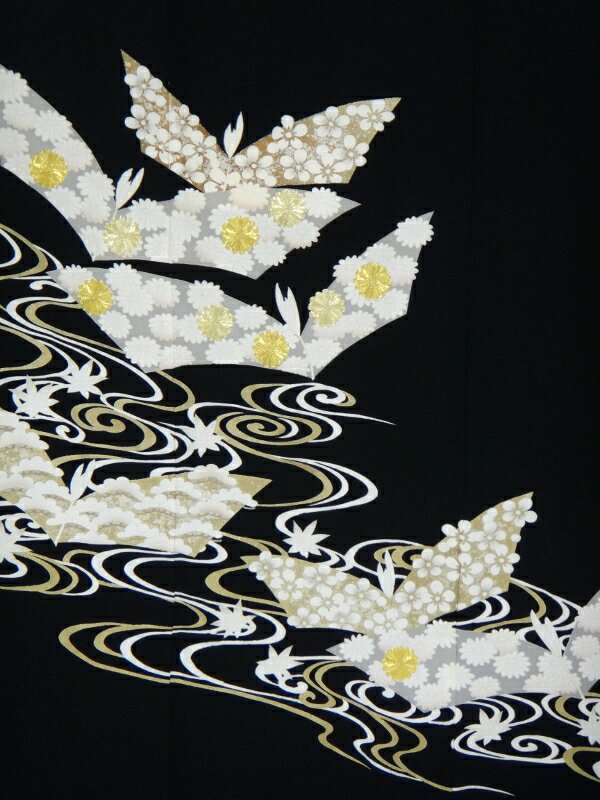 レンタル しらら 結婚式 黒留袖 黒留 留袖レンタル 貸衣装留袖 フルセット 帯 草履 バック 足袋 小物 送料無料 着物 結婚式 お母さん 往復送料無料 身長150cm~160cm対応 披露宴 親族 来賓 高級正絹素材 職人匠の技術 丁寧に鶴の舞を描き上げました 母親も立派な主役