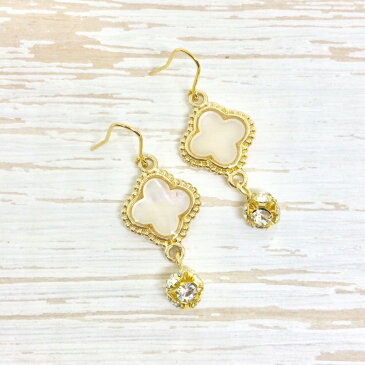 【メール便送料無料】クローバーモチーフの天然シェル(マザーオブパール)パーツとキュービックジルコニアのキラキラピアスゴールド・シルバー金属アレルギー対応ニッケルフリー加工フックピアス*純チタン*樹脂*イヤリング*ノンホール*ポスト変更無料