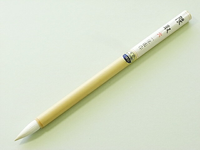 商品詳細 商品名 一休園　隈取　大 穂径×穂丈(mm) 9.5×27 主原料 狸毛・馬毛 主な用途 水墨画・日本画等でぼかしに使用。 短鋒の彩色としても用います。