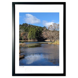 【スーパーSALE半額】版画 晩秋の湖面 (須川透)インテリア 壁掛け 額入り 風景画 ポスター アート リビング 玄関に飾る 風水 プレゼント モダン アートフレーム