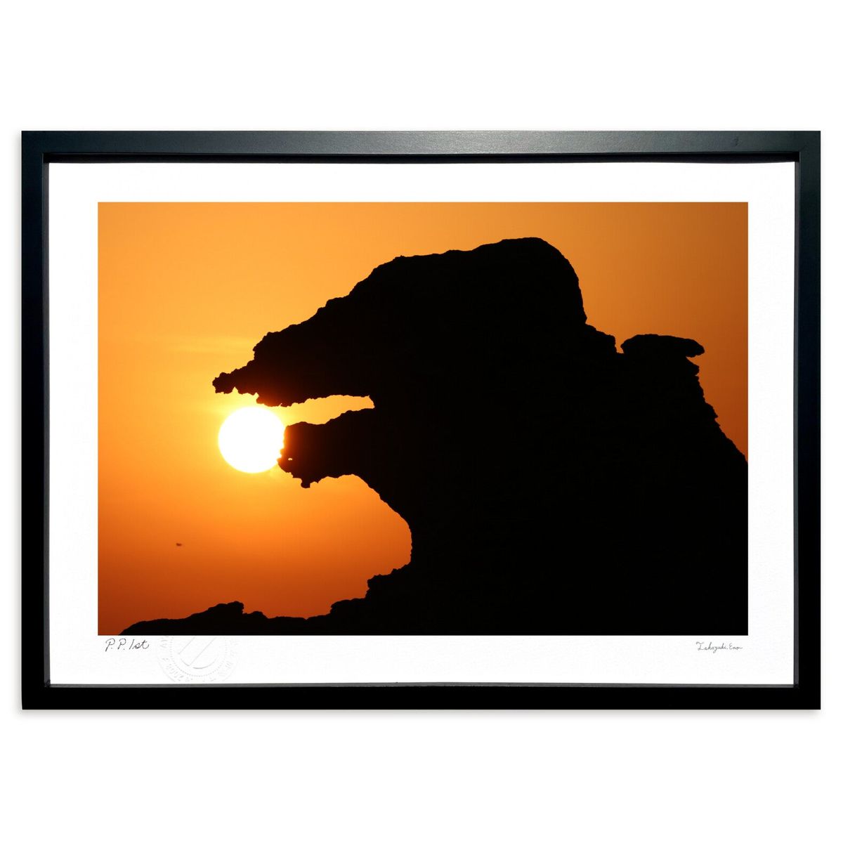 【スーパーSALE半額】版画 ゴジラ岩 (雅遊)インテリア 壁掛け 額入り 風景画 ポスター アート リビング 玄関に飾る 風水 プレゼント モダン アートフレ...