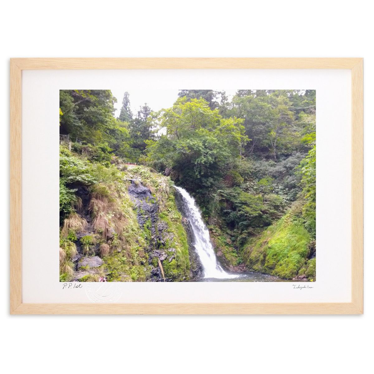 【スーパーSALE半額】版画 白銀の滝 (スノーバニラ)インテリア 壁掛け 額入り 風景画 ポスター アート リビング 玄関に飾る 風水 プレゼント モダン ア...