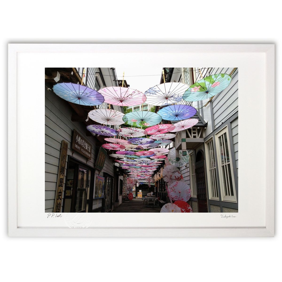 【スーパーSALE半額】版画 アンブレラスカイ (スノーバニラ)インテリア 壁掛け 額入り 風景画 ポスター アート リビング 玄関に飾る 風水 プレゼント モ...