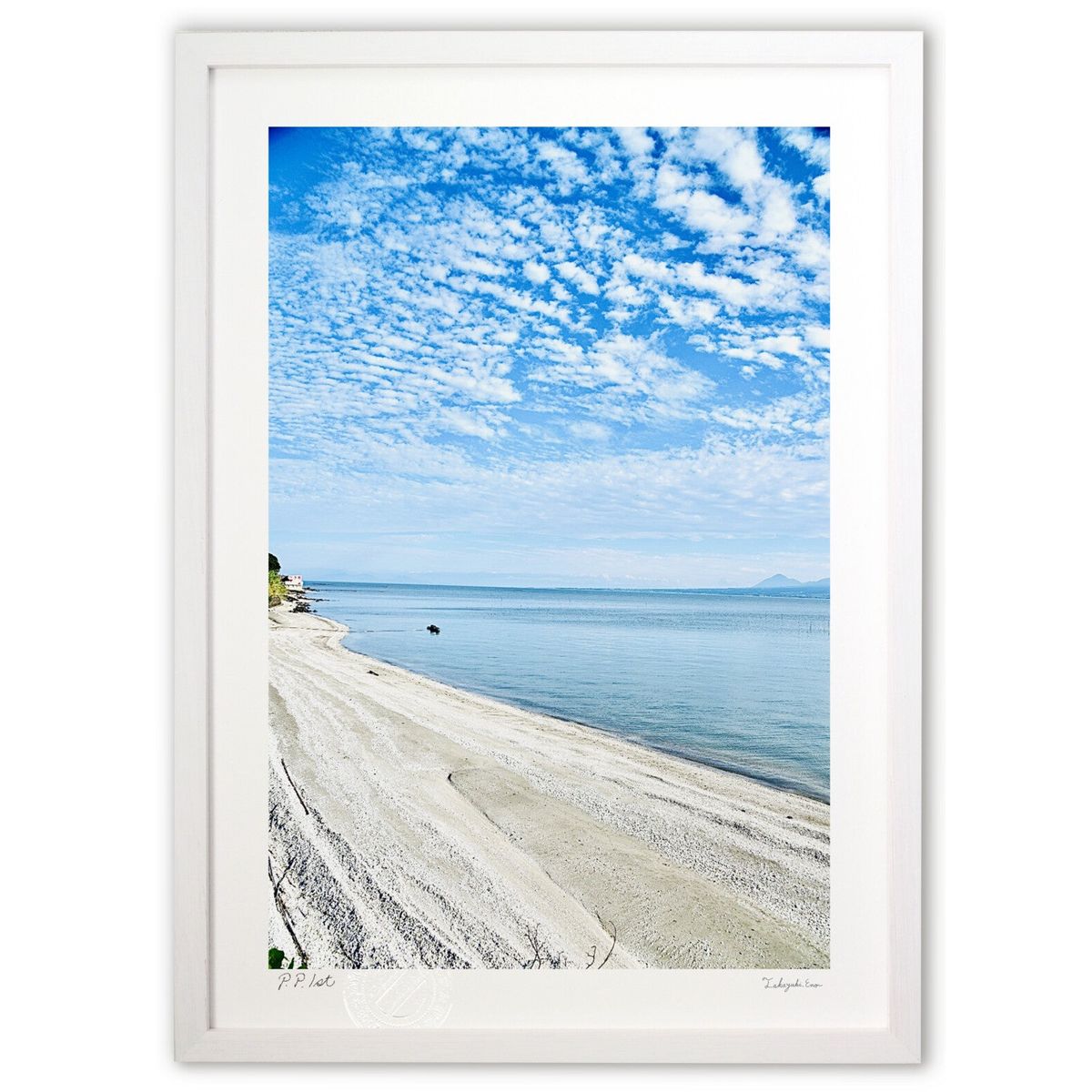 【スーパーSALE半額】版画 砂浜と秋空 (mitan)インテリア 壁掛け 額入り 風景画 ポスター アート リビング 玄関に飾る 風水 プレゼント モダン ア...