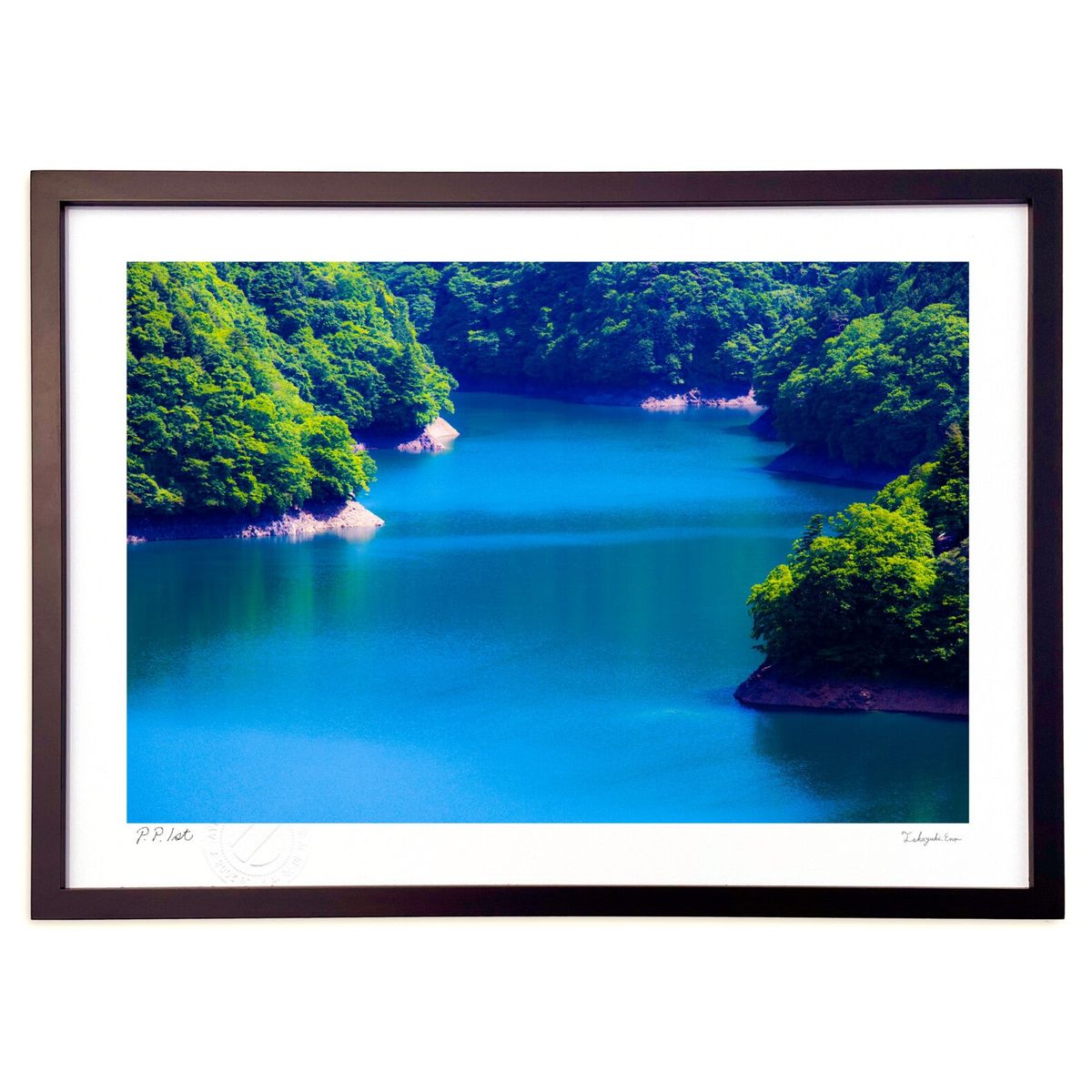 【スーパーSALE半額】版画 湖面に写る空と森 (瀬川憲)インテリア 壁掛け 額入り 風景画 ポスター アート リビング 玄関に飾る 風水 プレゼント モダン ...