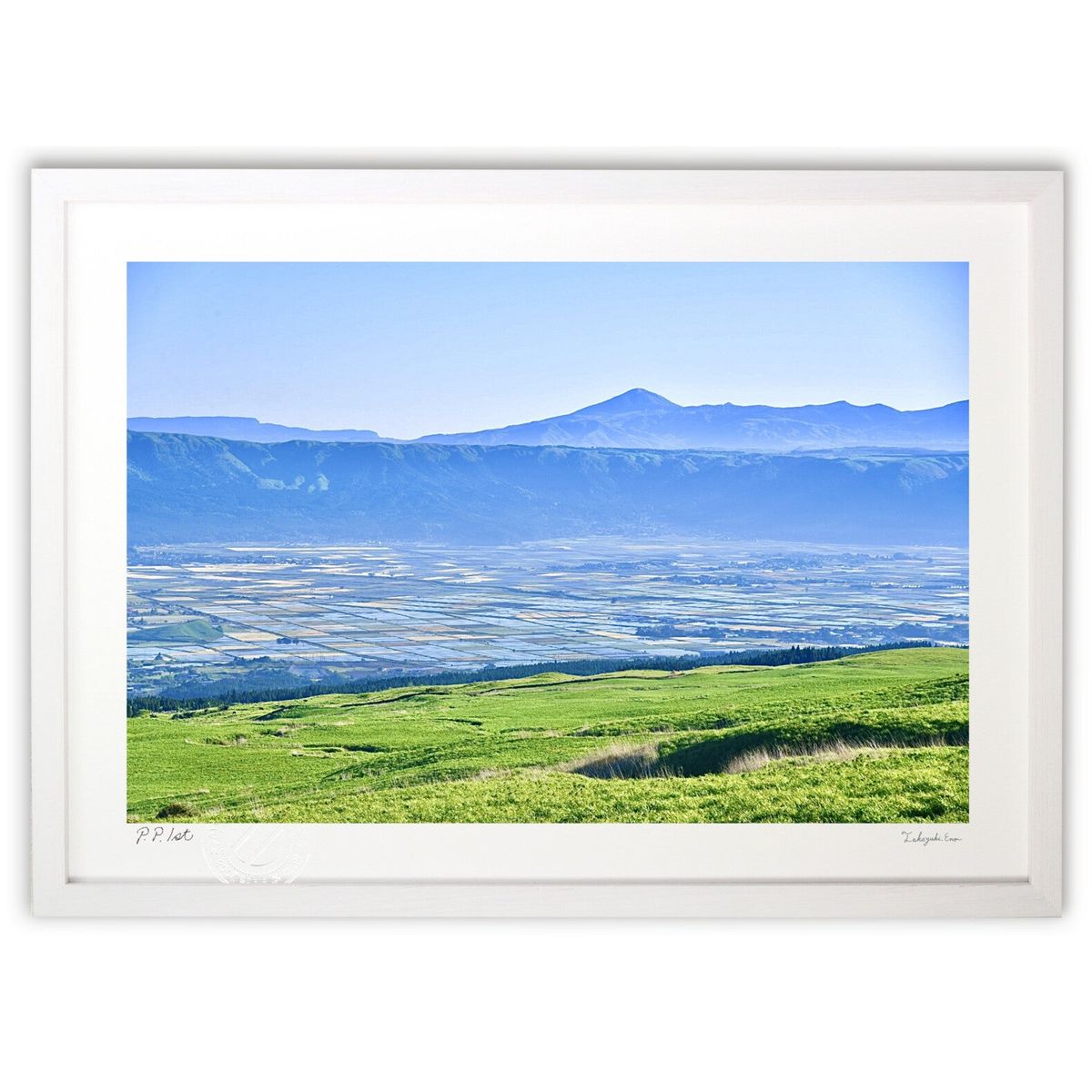 【スーパーSALE半額】版画 北外輪山と阿蘇平野 (mitan)インテリア 壁掛け 額入り 風景画 ポスター アート リビング 玄関に飾る 風水 プレゼント モ...