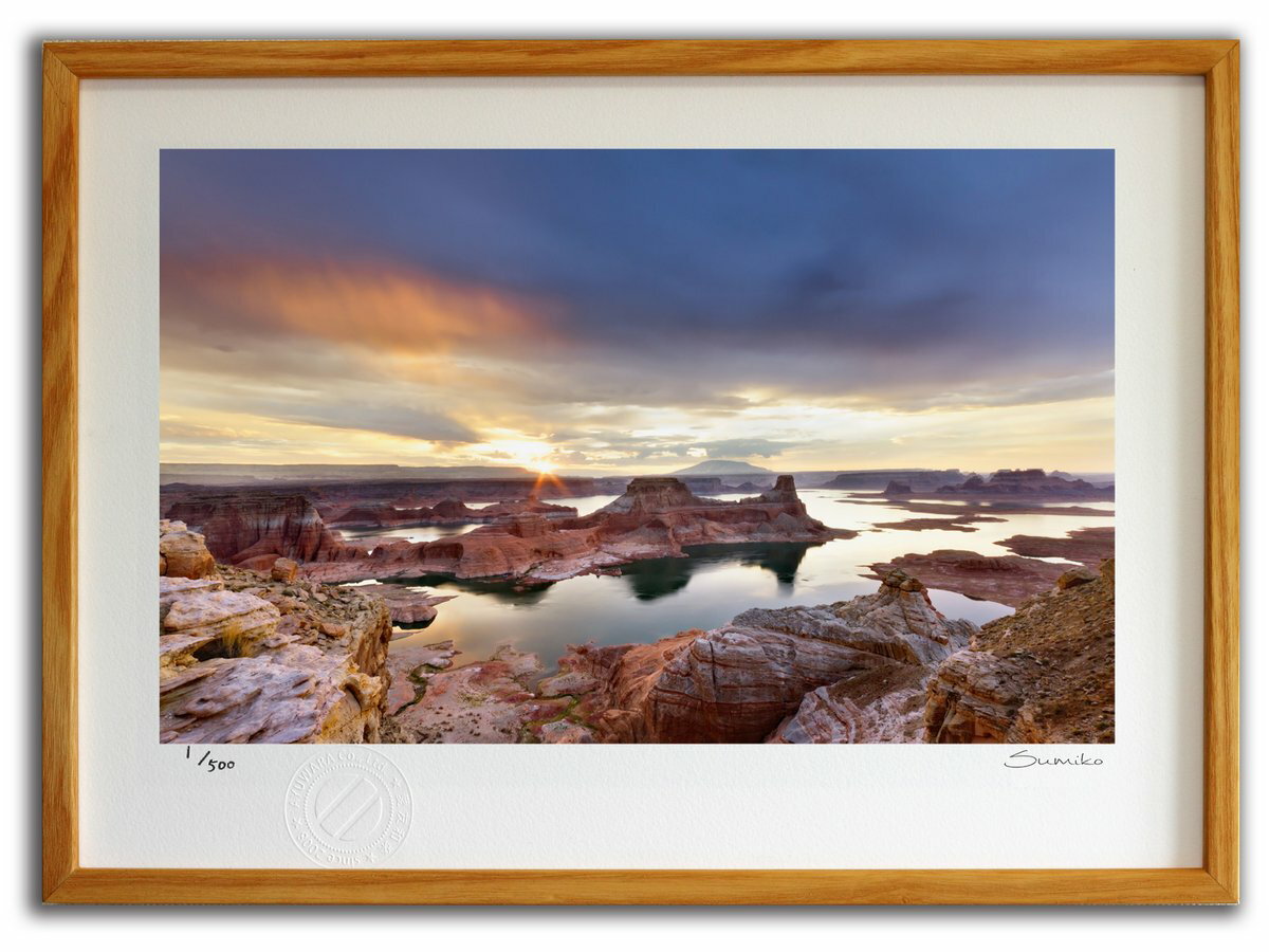 【スーパーSALE半額】版画 絵画 レイク・パウエルの朝日(スミコ スコット)/インテリア 額入り 額装込 風景画 油絵 ポスター アート アートパネル リビン...