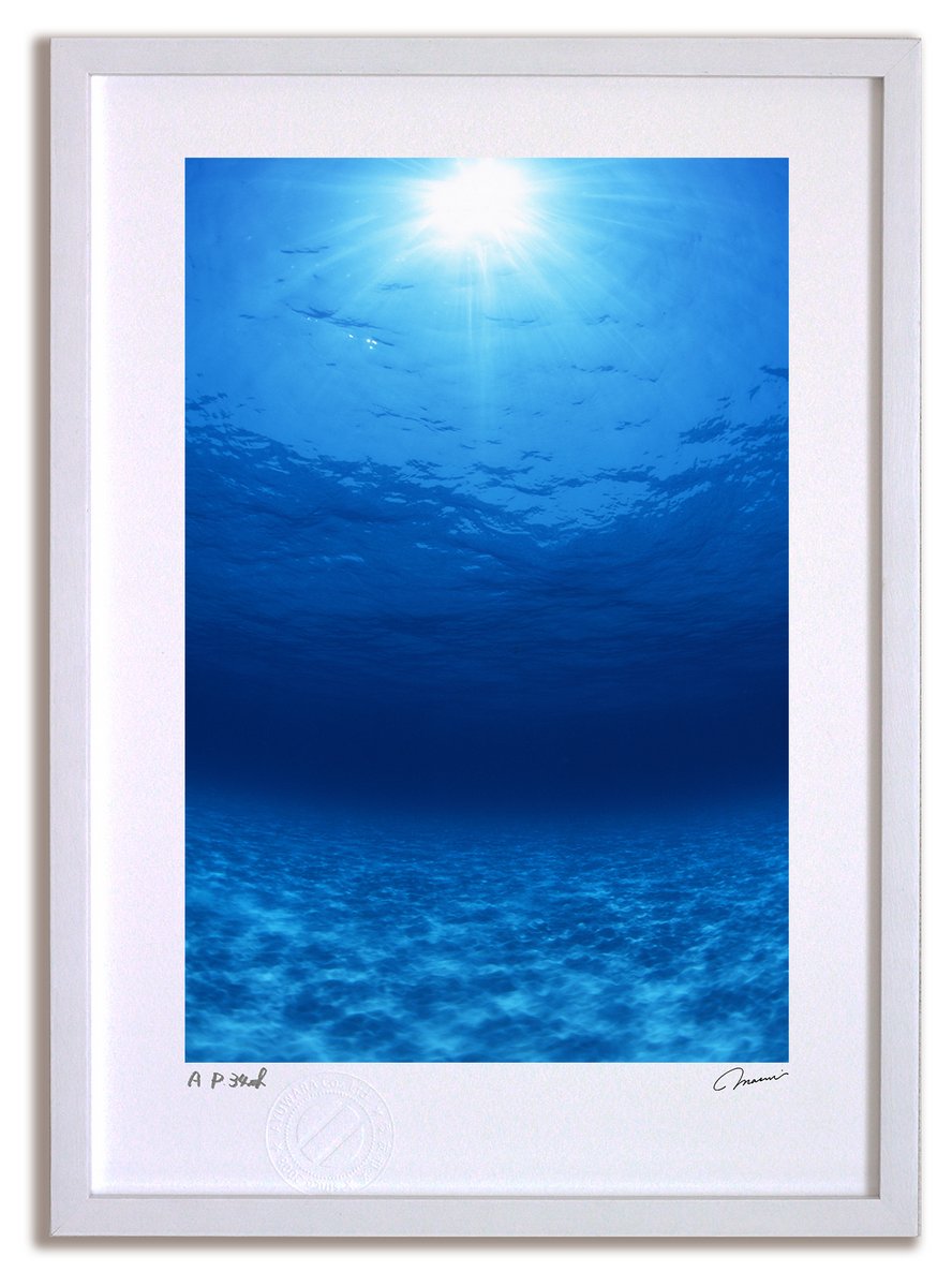 【スーパーSALE半額】アートフォト 絵画 太陽と白砂にうつる波紋(沖縄)/海 インテリア 額入り 額装込 風景画 油絵 ポスター アート アートパネル リビン...