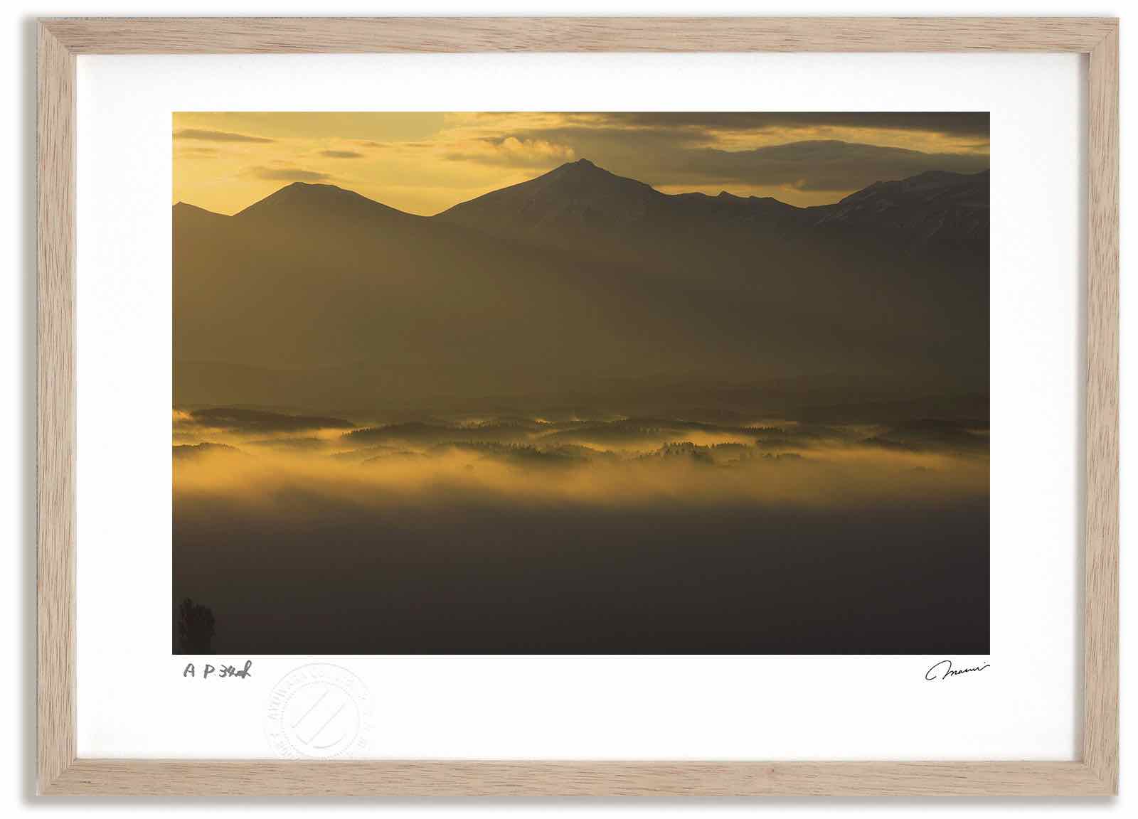 【スーパーSALE半額】アートフォト 絵画 十勝岳連峰の朝 高橋真澄/インテリア 額入り 額装込 風景画 油絵 ポスター アート アートパネル リビング 玄関 ...