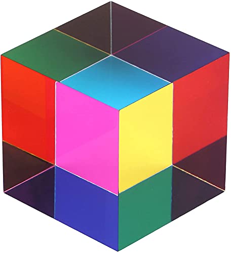 【立方体プリズム】各表面にシアン、マゼンタ、イエローの半透明な CMY 立方体型のプリズムです。 自然光の下で、角度を変わると、立方体を通る光は緑、赤、青などに混ざり合い、綺麗な光を楽しめます。 また、隅から3色を混ぜて見ると、最多の色を表...