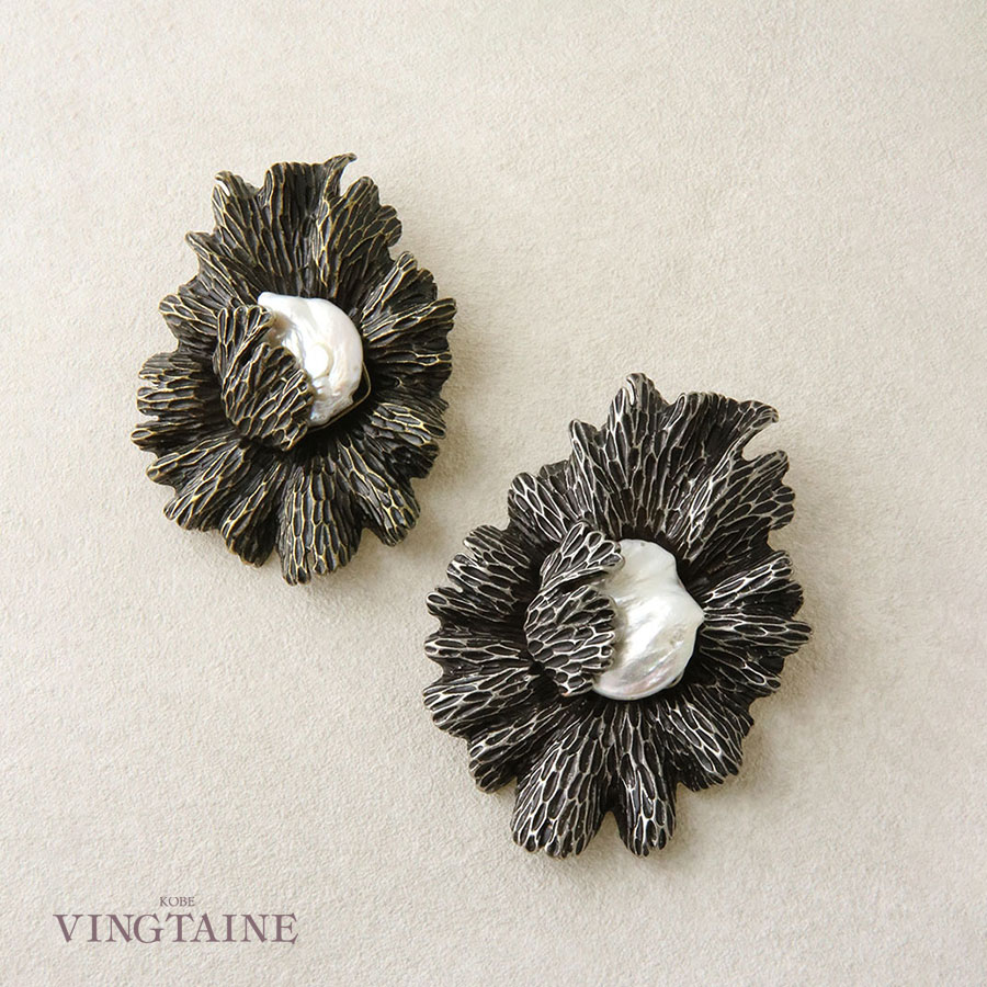 VERSACE ブローチ　シルバー　メデューサ VERSACE シルバートーン メデューサ ペンダント ネックレス 人気